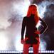 Britney Spears habla del poder que tiene el color de una camiseta y celebra sus abdominales definidos