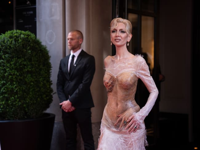 Sabine Getty de camino a la MET Gala 2026.