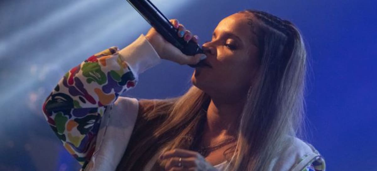 Aleesha nos pone a bailar twerk con 'TSHIRT', su nueva canción