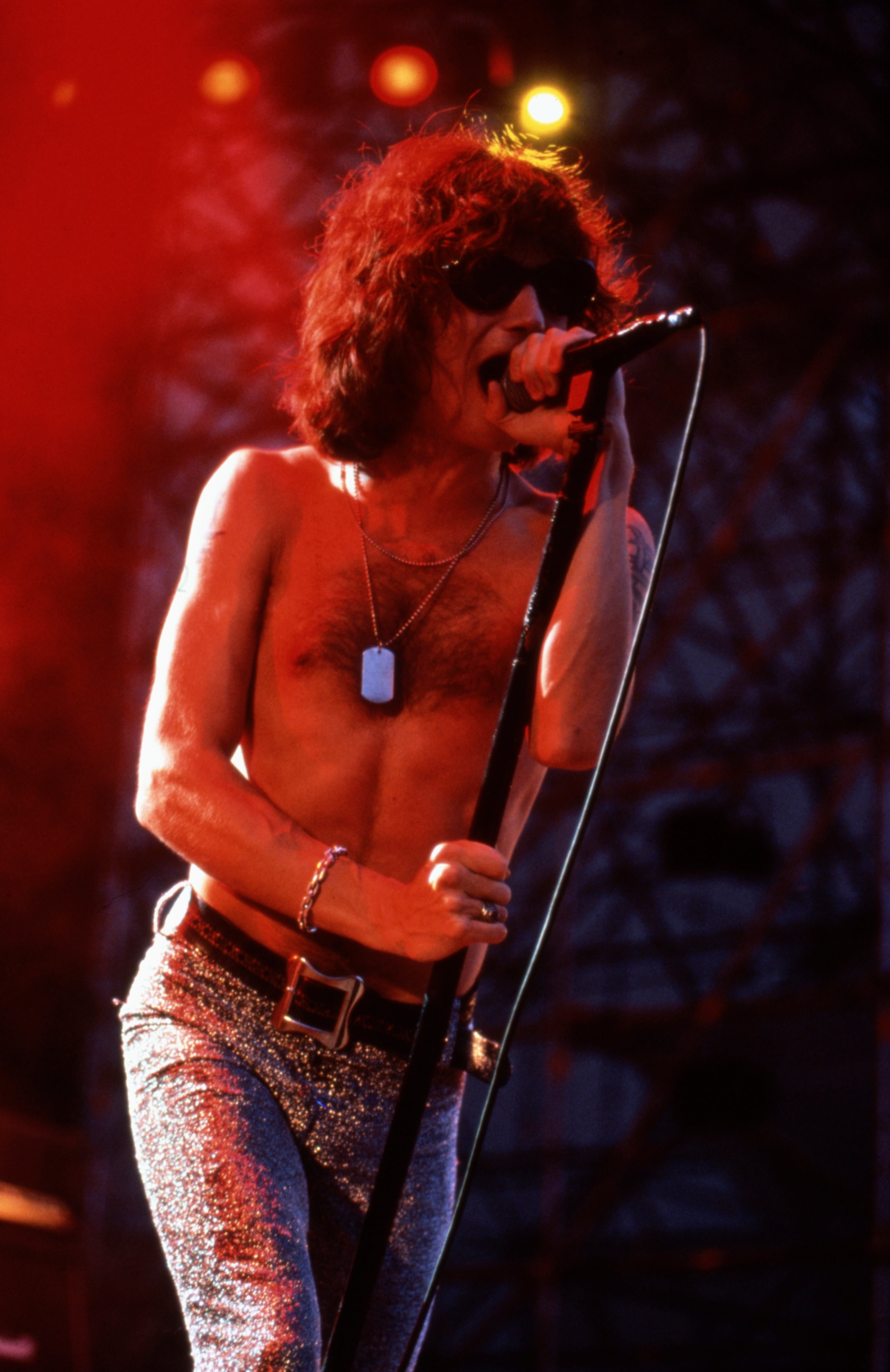 Bunbury, en un concierto de Héroes del silencio en marzo de 1996