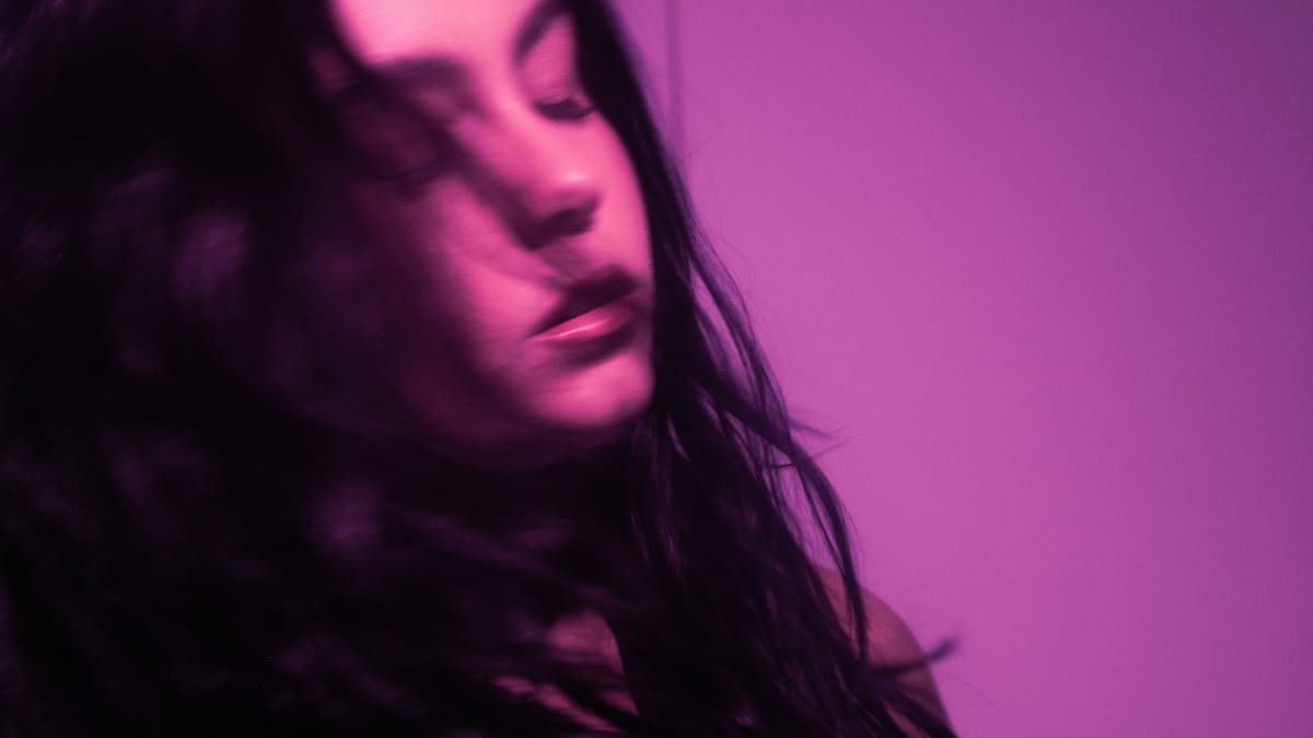 Letra y significado de 'no fue real', la nueva canción de Chiara Oliver: "Que sea el soundtrack de vuestros días azules"