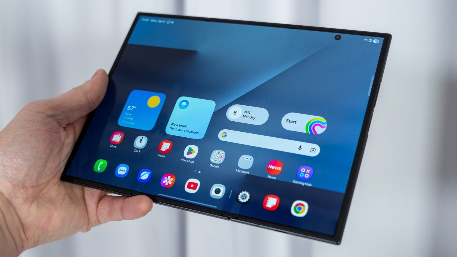 Samsung Galaxy TriFold