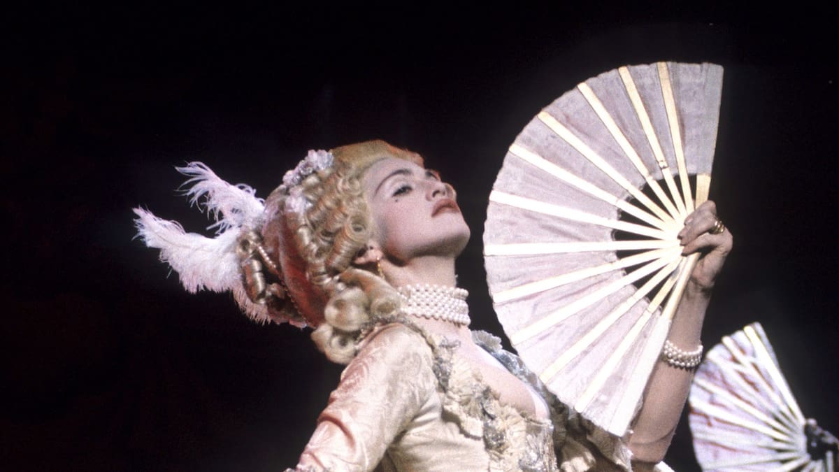 Madonna, Dior y Chanel ya lo sabían: el accesorio más inesperado del verano vuelve a ser objeto de deseo