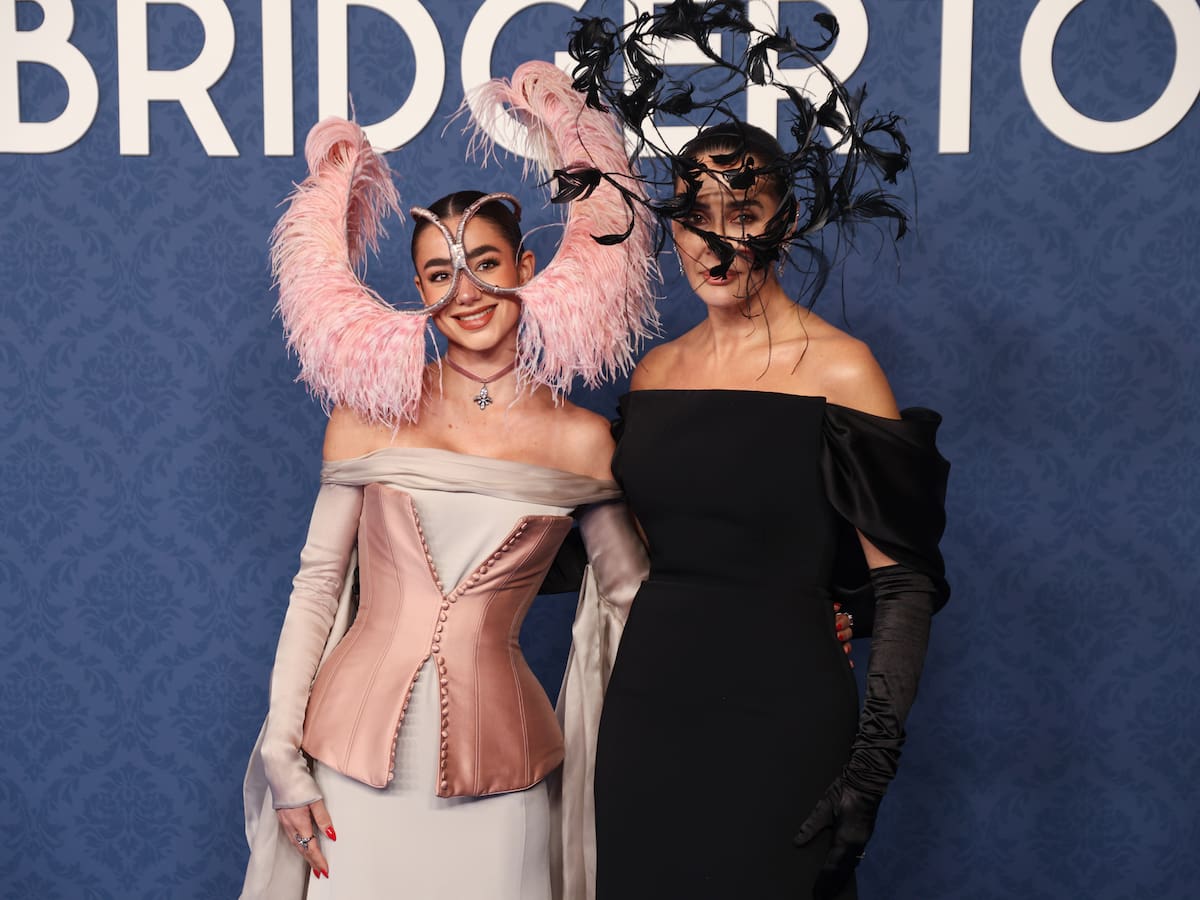 Alfombra de 'Los Bridgerton': Las influencers impresionan con sus vestidos en el baile de máscaras de Netflix