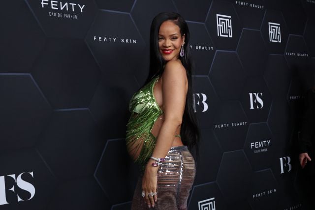 Rihanna en la alfombra roja.