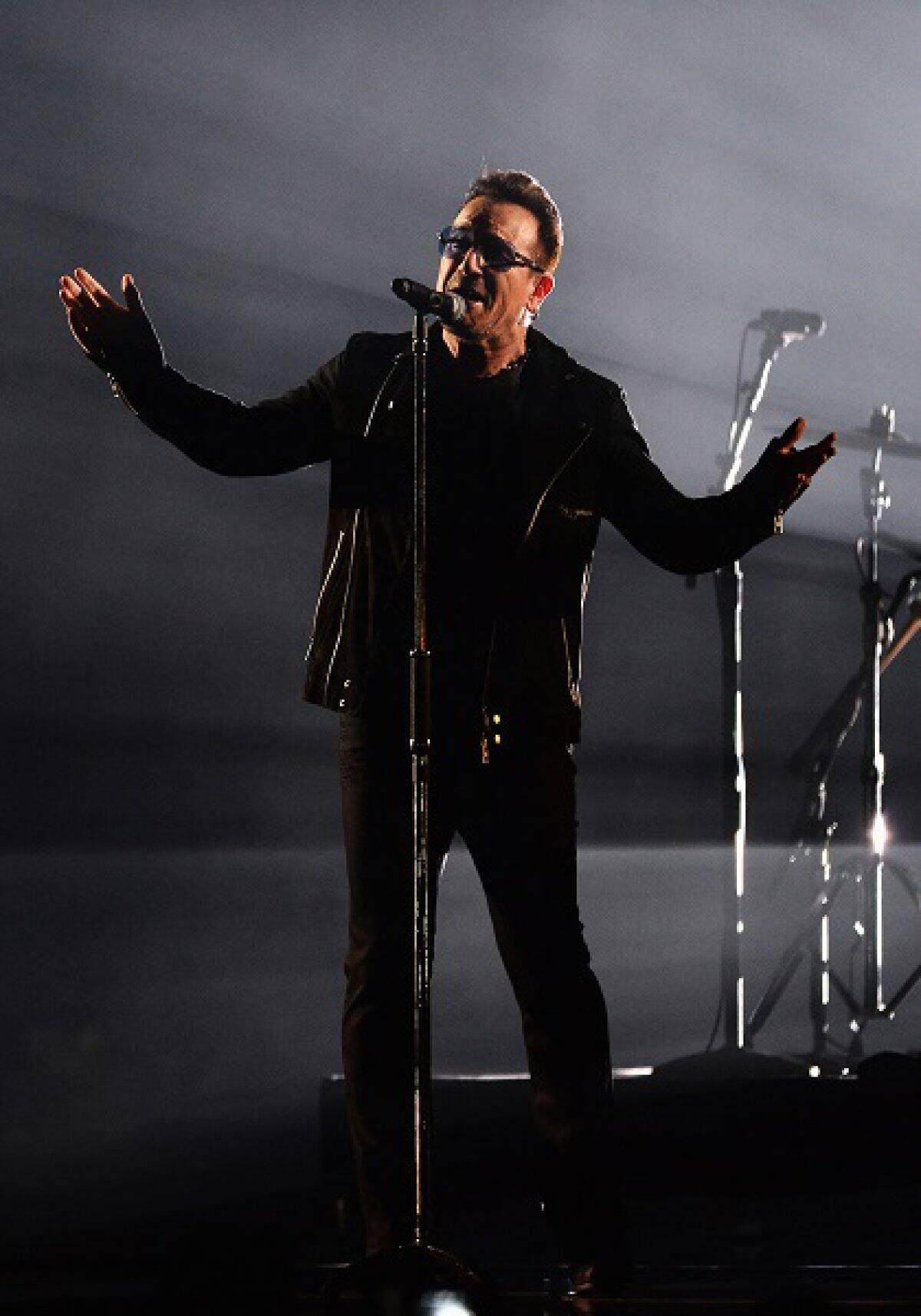 Bono quiso que el nombre de la banda fuese un homenaje a su público, algo así como decir "you too" (ustedes también), y de ahí pasaron a resumirlo como U2.