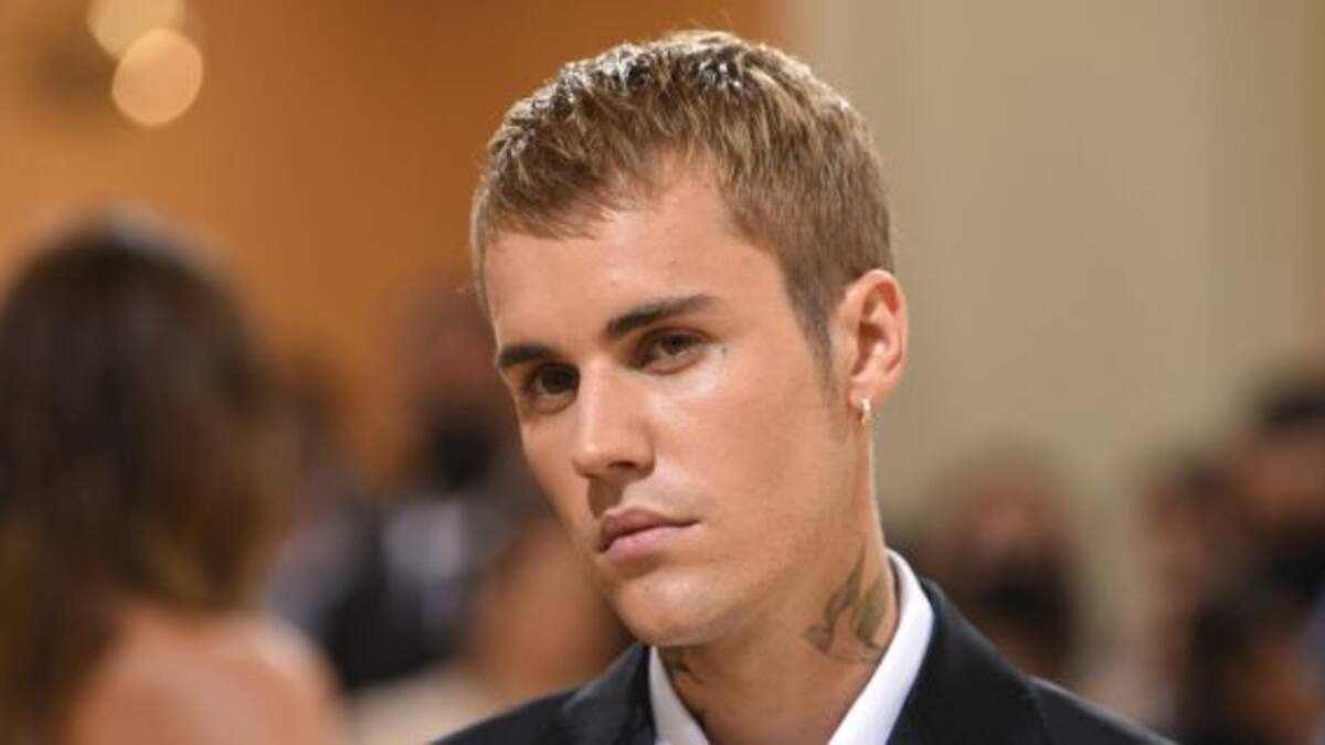 Justin Bieber quema su pasado y apuesta por un nuevo comienzo en la moda