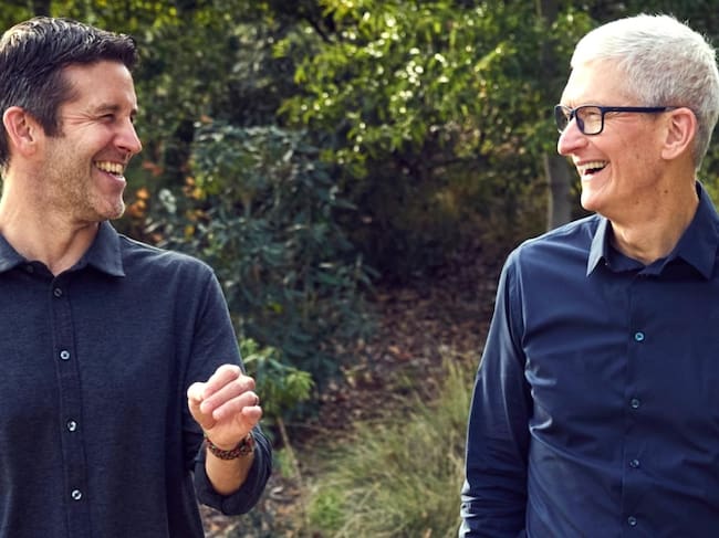 Tim Cook y John Ternus