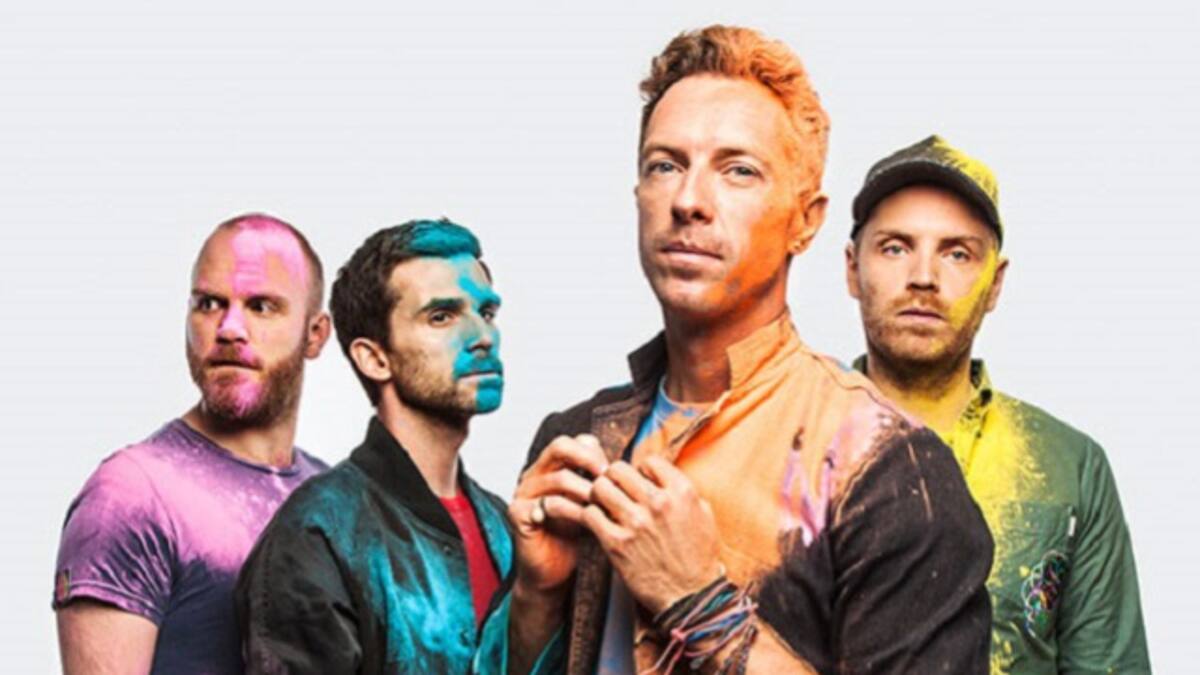 Chris Martin ‘hace dedo’ (y karaoke) en un vídeo viral