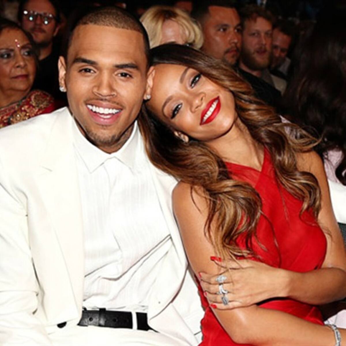 Rihanna no se termina de despegar de su ex