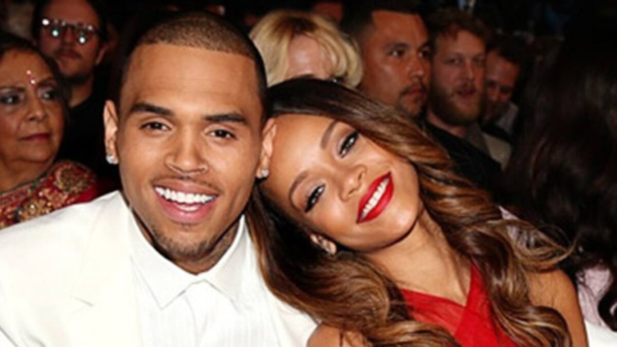 Rihanna no se termina de despegar de su ex