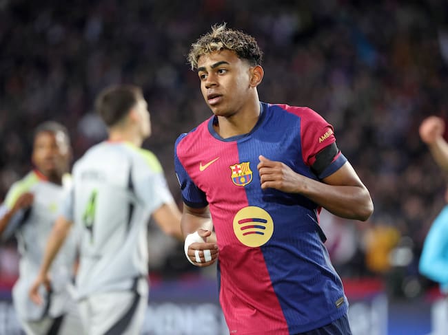 Lamine Yamal, jugador del FC Barcelona, en el partido contra el Benfica