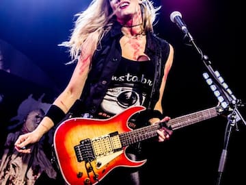 LAS MEJORES GUITARRISTAS FEMENINAS