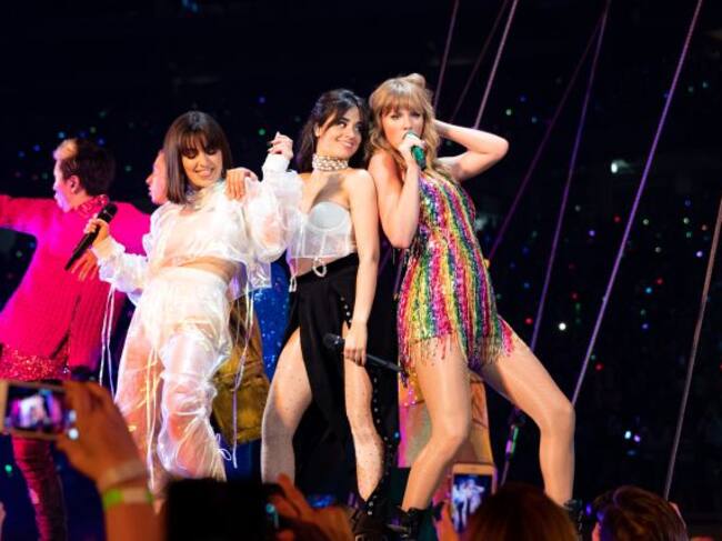 Charli XCX, Camila Cabello y Taylor Swift en 'Reputation Stadium Tour'.