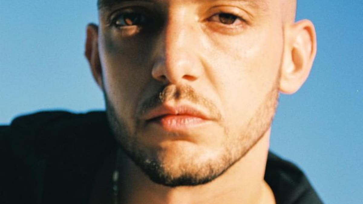 C.Tangana se viste de Loewe para presentar su ‘Ídolo’