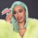 Cardi B estalla contra una persona que le tiró un refresco al escenario