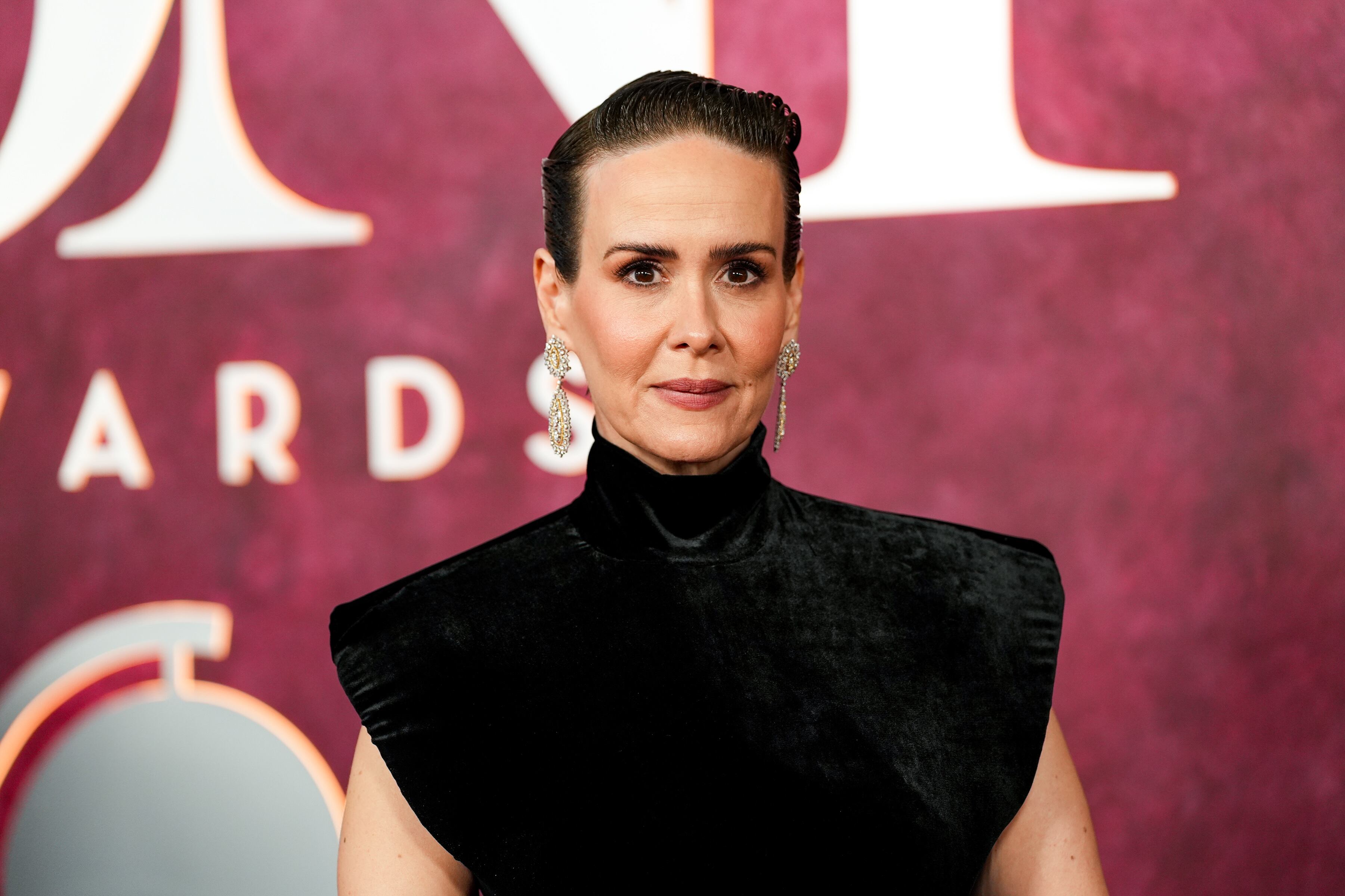 Sarah Paulson en la alfombra de los Premios Tony 2025. / Sean Zanni/Patrick McMullan via Gett