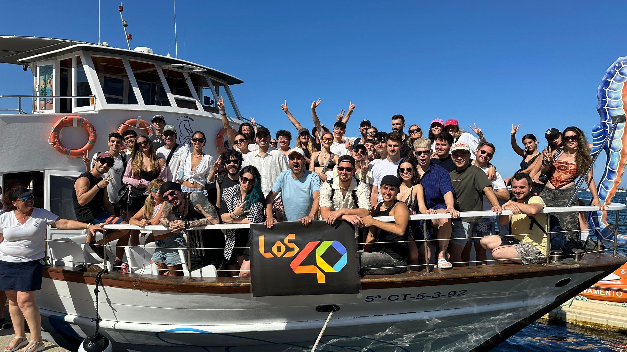 LOS40 Playa Pop surcó el Mar Menor antes de su concierto en Lo Pagán, la explanada de San Pedro del Pinatar.