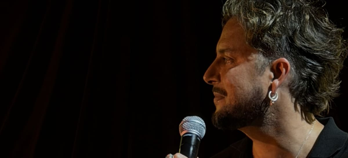 Manuel Carrasco presenta 'Pueblo Salvaje' en la Iglesia Luterana de Madrid.