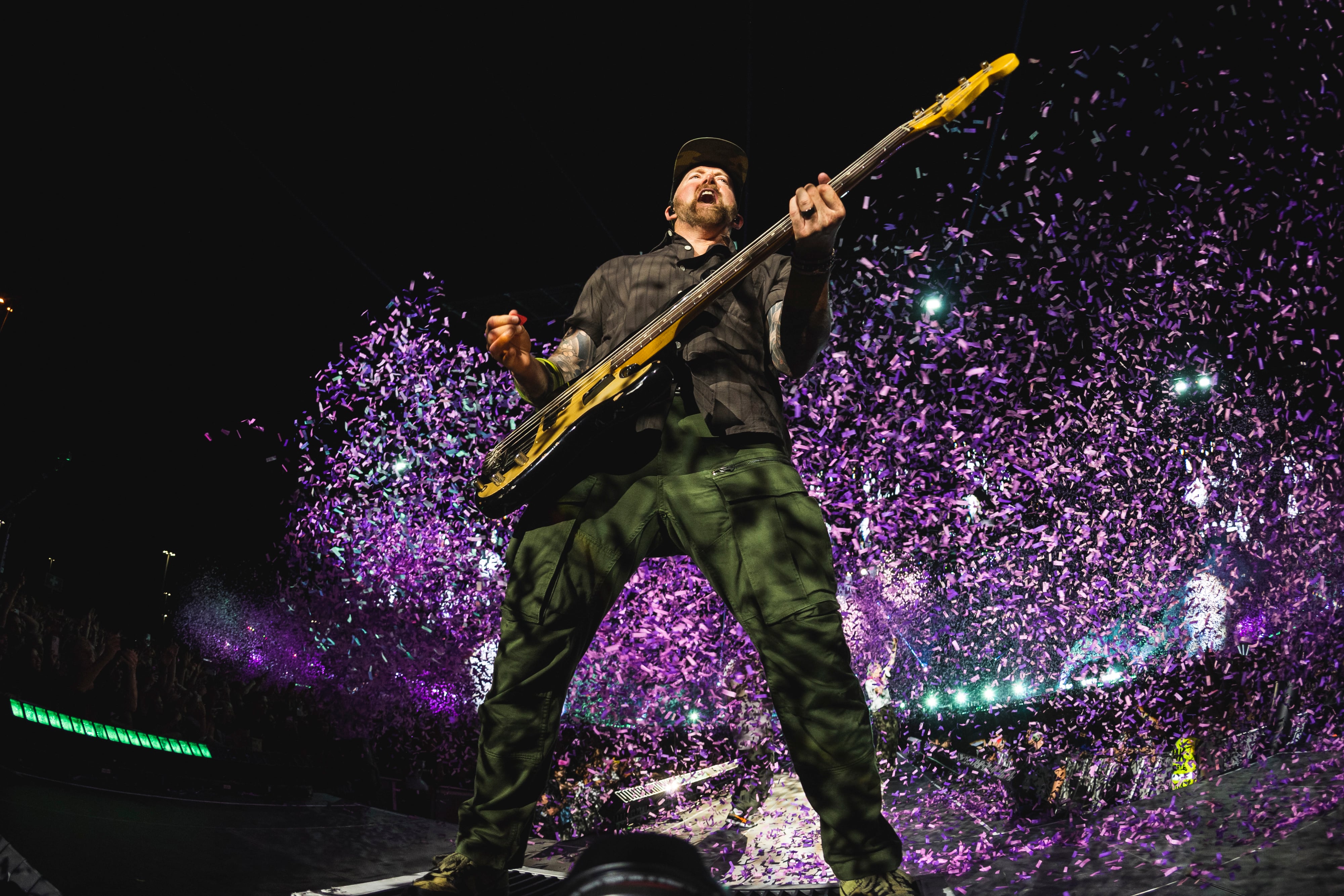 Dave Farrell, "Phoenix", bajista de Linkin Park, duranteo su show en Madrid el pasado 24 de junio dentro de su gira From Zero World Tour.