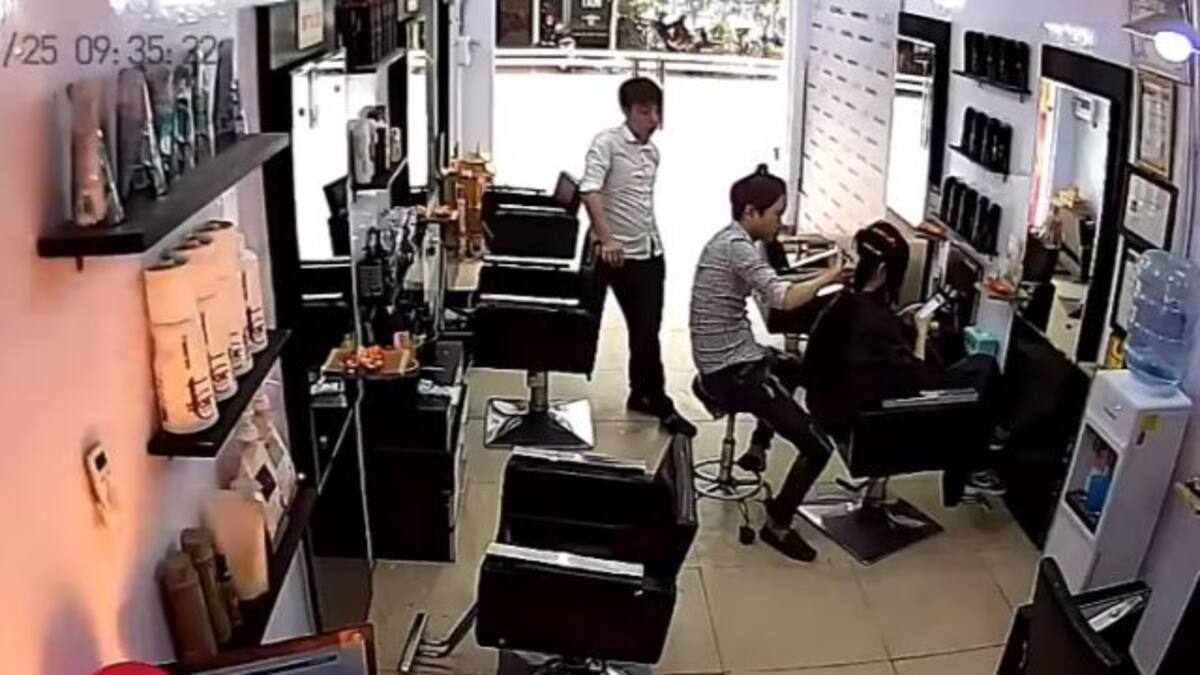 ¡Insólito! Así explotó un celular en una peluquería