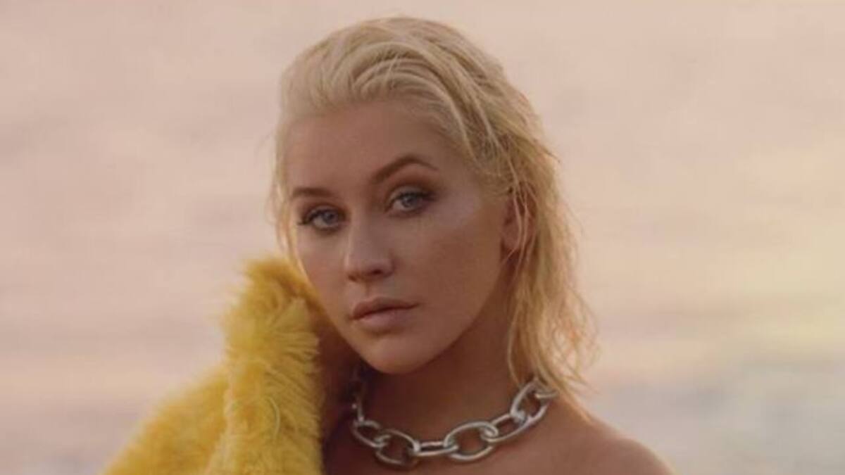 Christina Aguilera muestra poco a poco que está de regreso