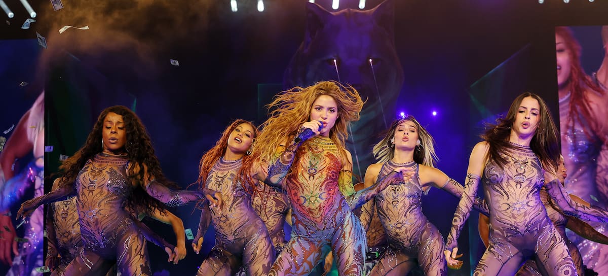 Shakira con su Las Mujeres Ya No Lloran World Tour.