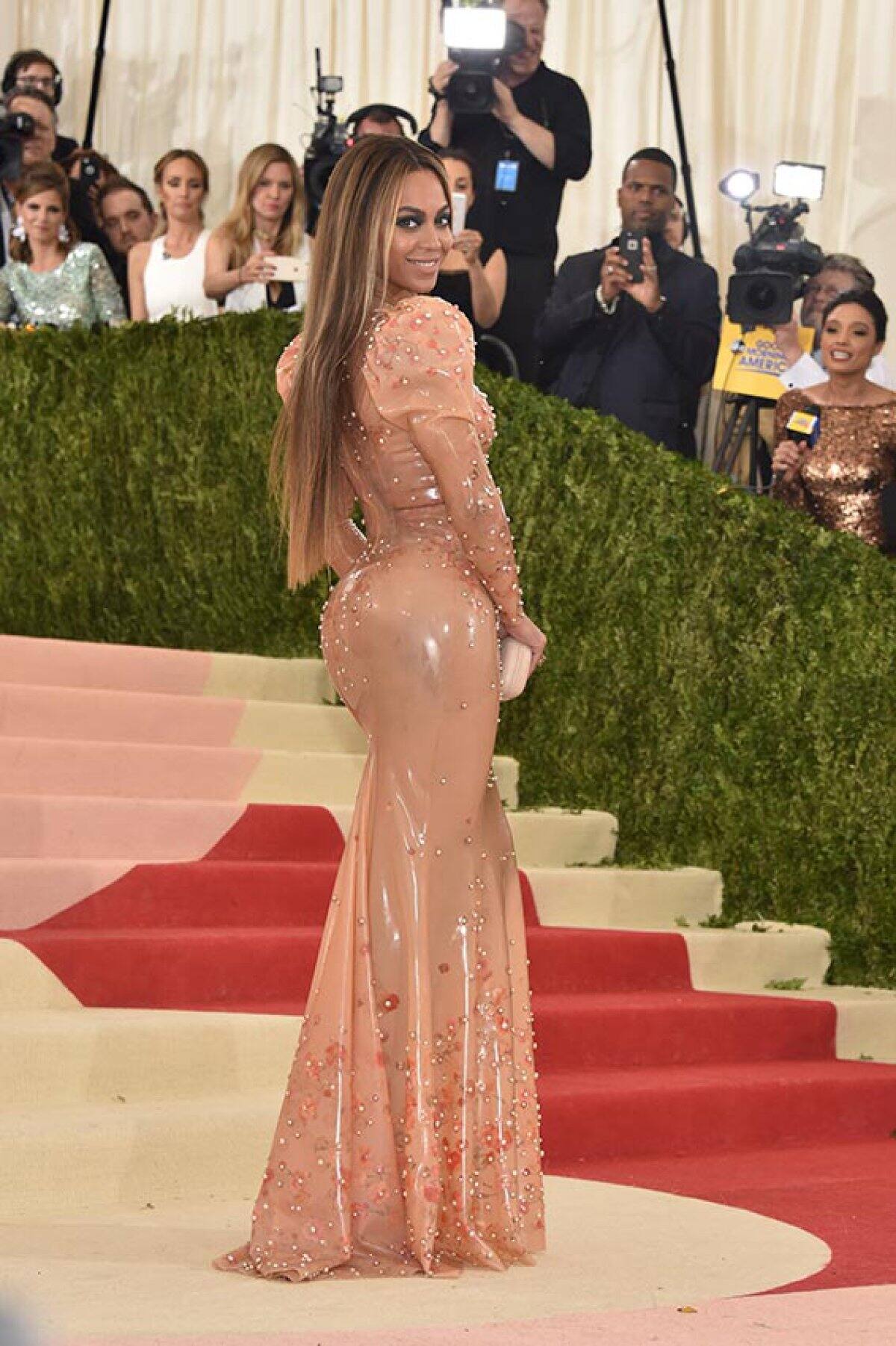 Vestida de Givenchy
