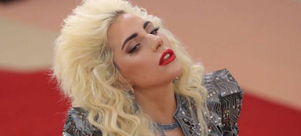 Lady Gaga presenta "Perfect Illusion"