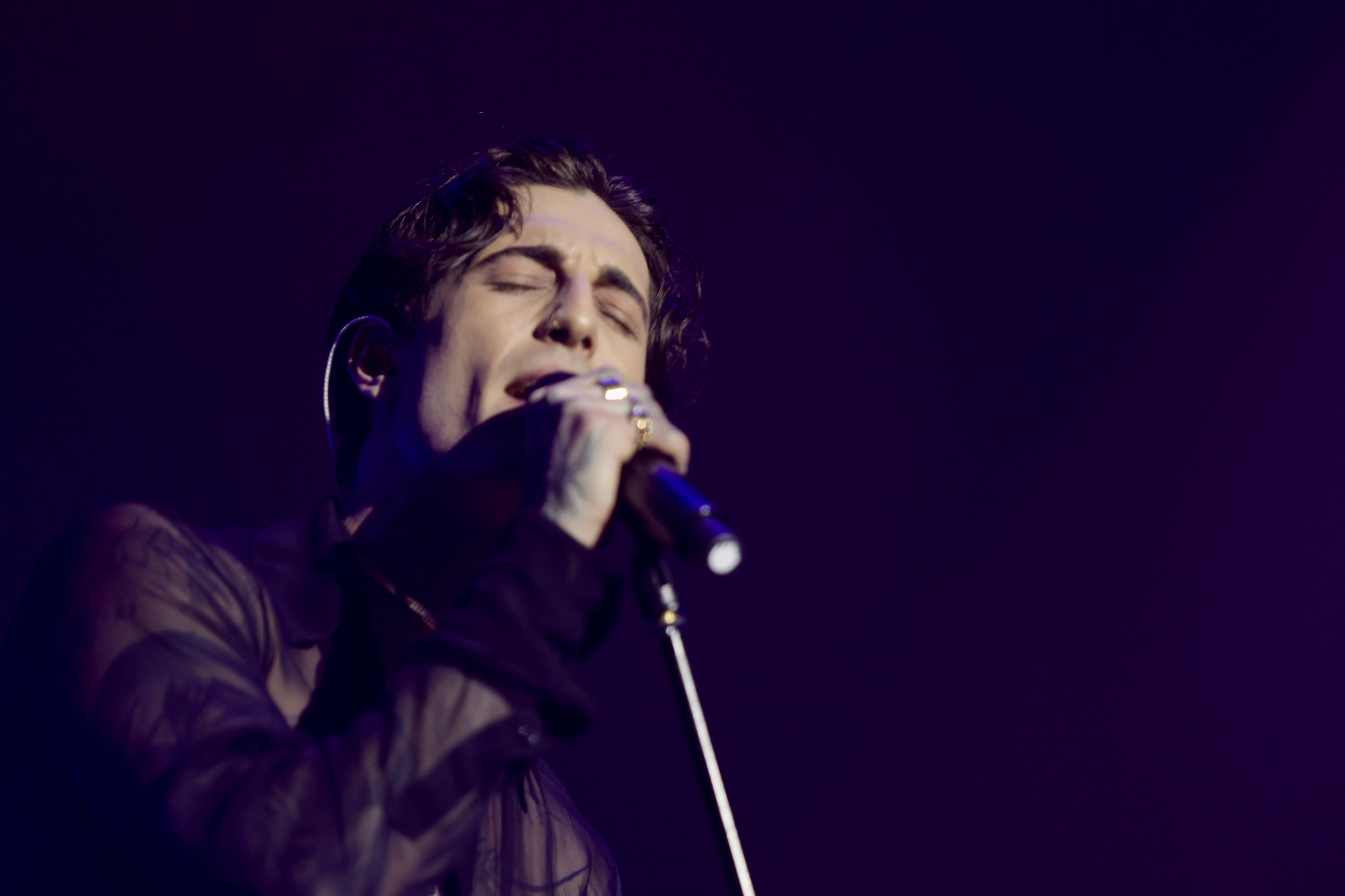 Si ‘Nothing Breaks Like A Heart’ ya nos flipaba con Miley Cyrus y Mark Ronson, con el cantante de Måneskin, más todavía.