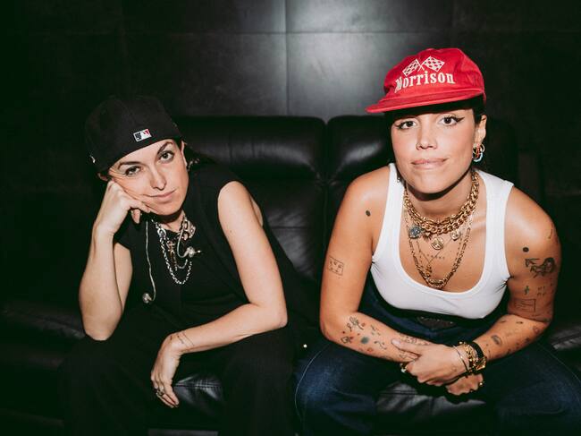 Carolina (izquierda) y Ana (derecha) fueron las protagonistas de uno de los shows del Inverfest 2025, el festival de invierno que visita algunos recintos de la capital.