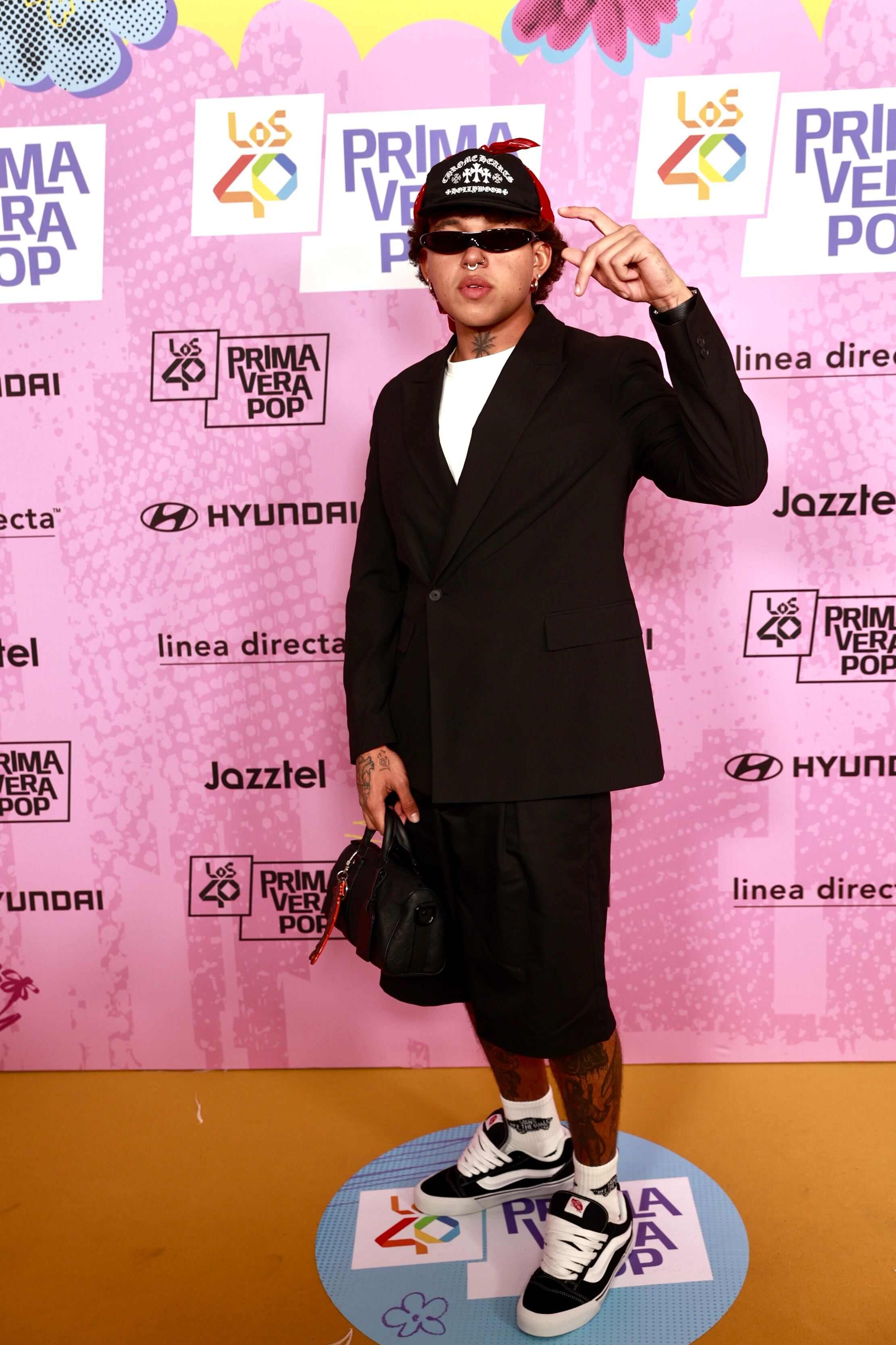 Más toque urbano en esta alfombra con Beéle que entre su caos personal, triunfa lo profesional con temas como ‘Sobelove. Fans de su bolso.