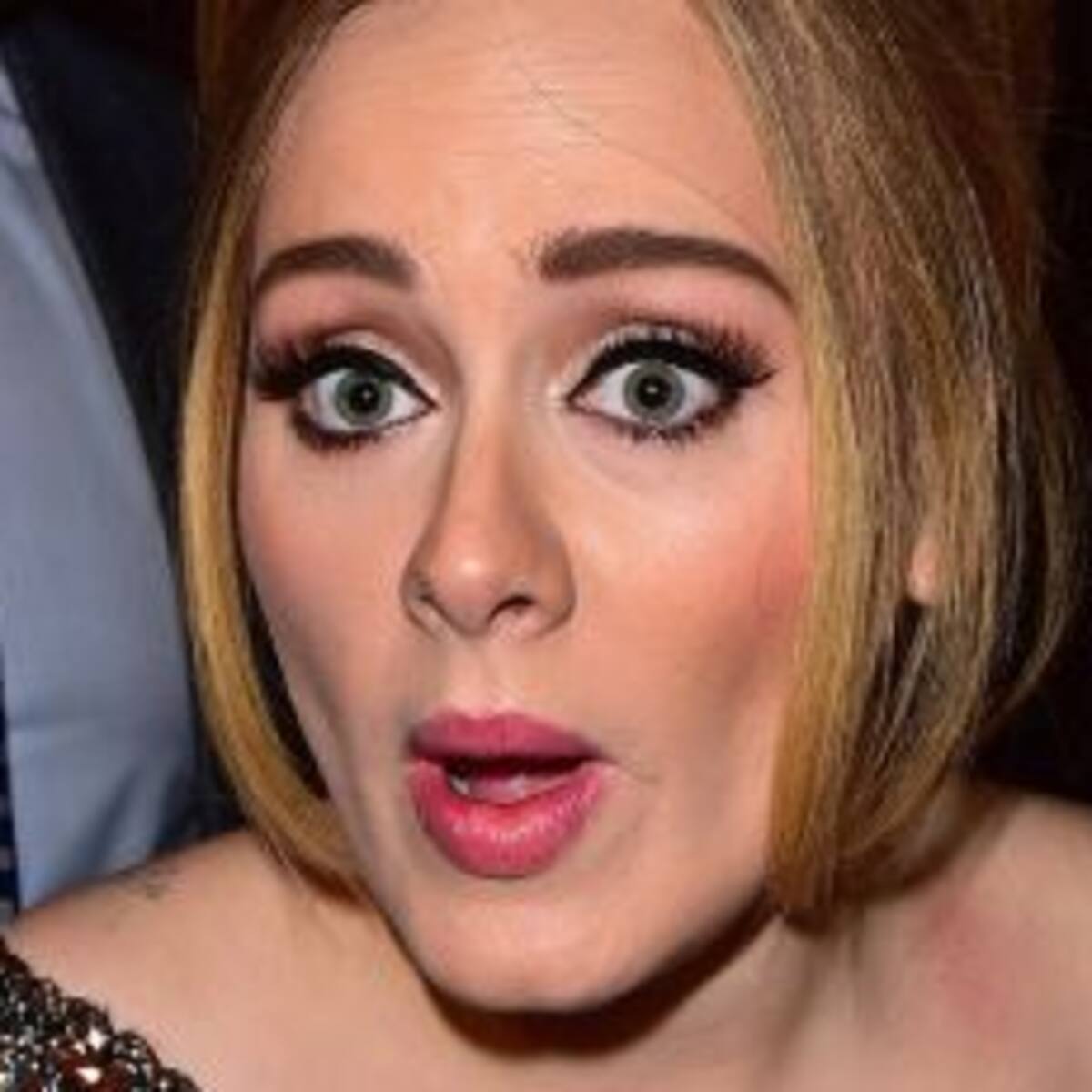 Adele no la pasó bien y se le nota en la cara