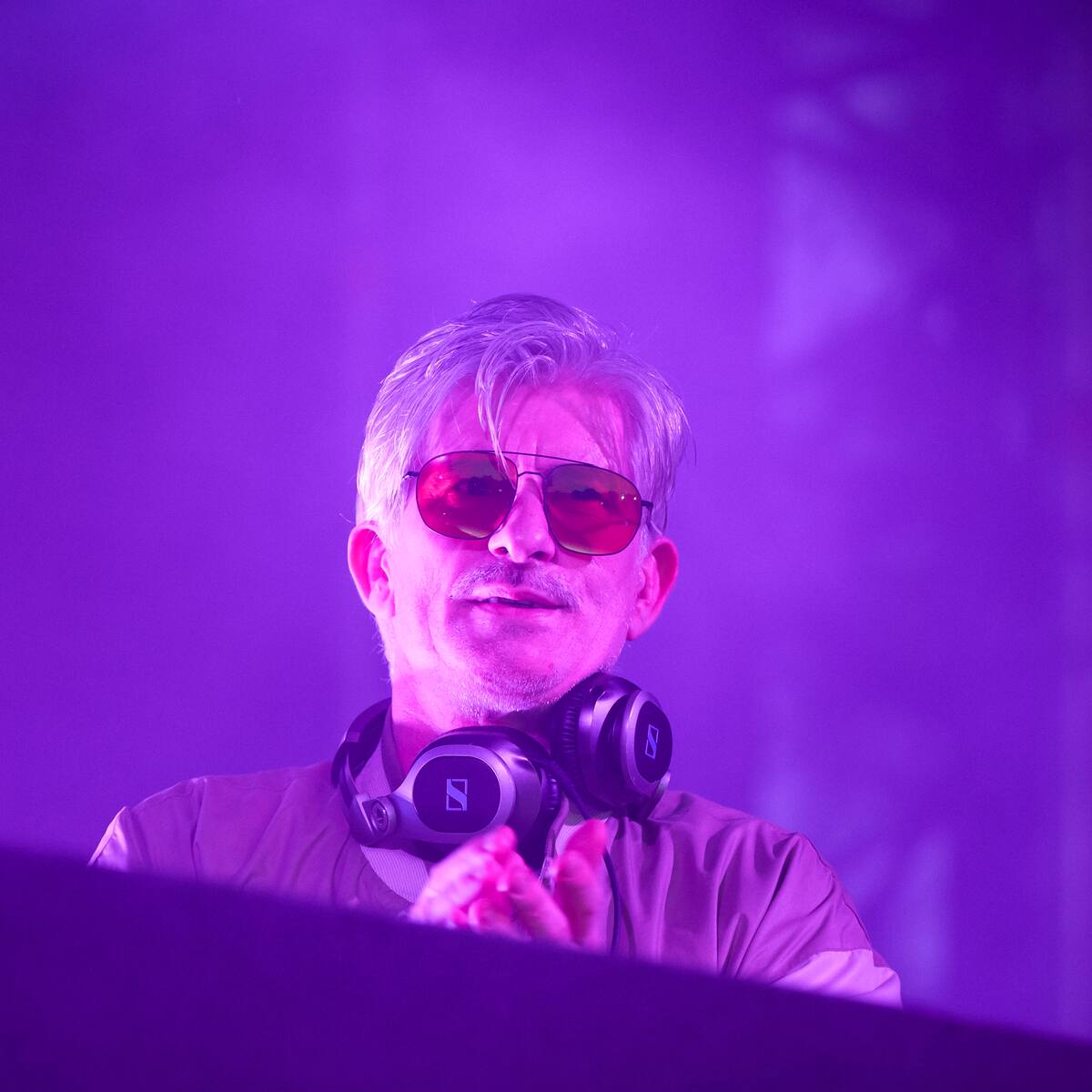 Muere Kavinsky a los 50 años, el productor detrás de 'Nightcall' y uno de los nombres clave del synthwave