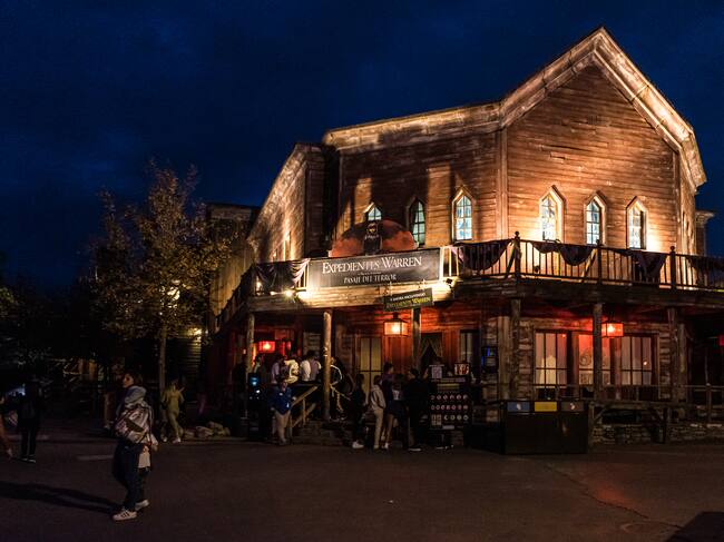 La casa del pasaje de 'Expediente Warren' en el Parque Warner Madrid. / David Benito/Getty