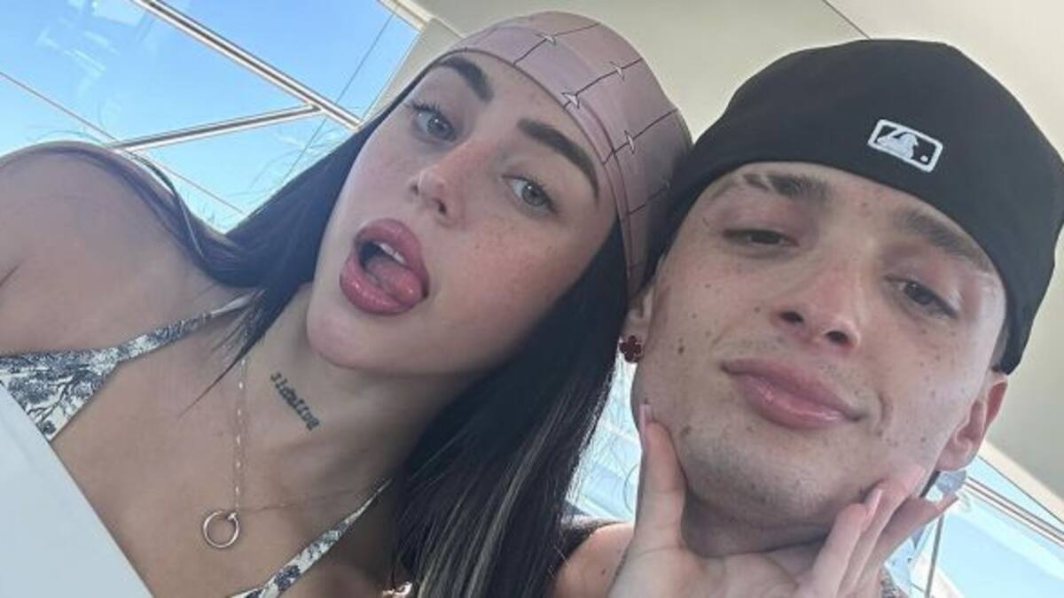 Nicki Nicole y Peso Pluma disfrutan de su amor en la playa