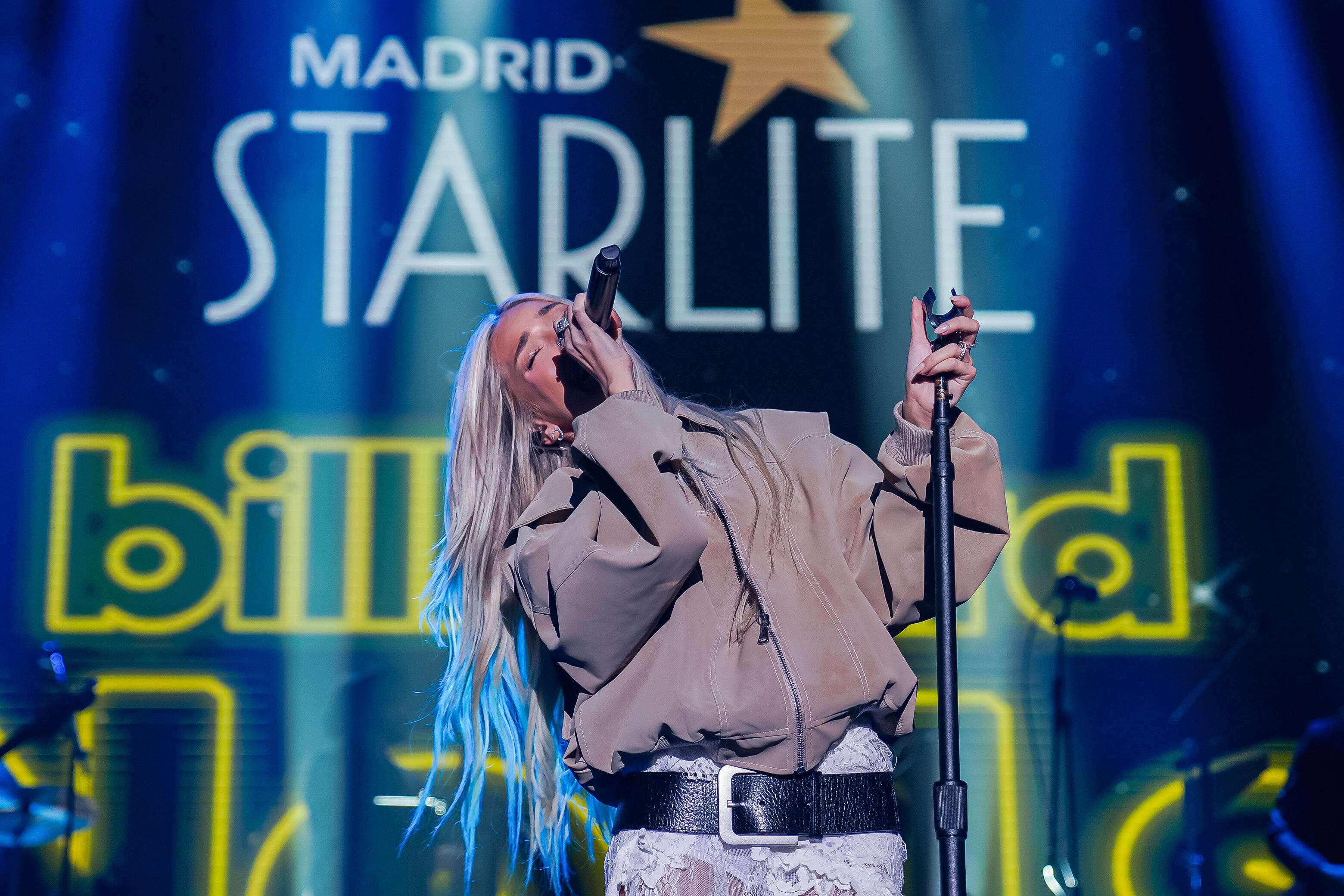 Ana Mena interpretó 'Quiero decirte', 'Música Ligera' o 'Lárgate' en directo.