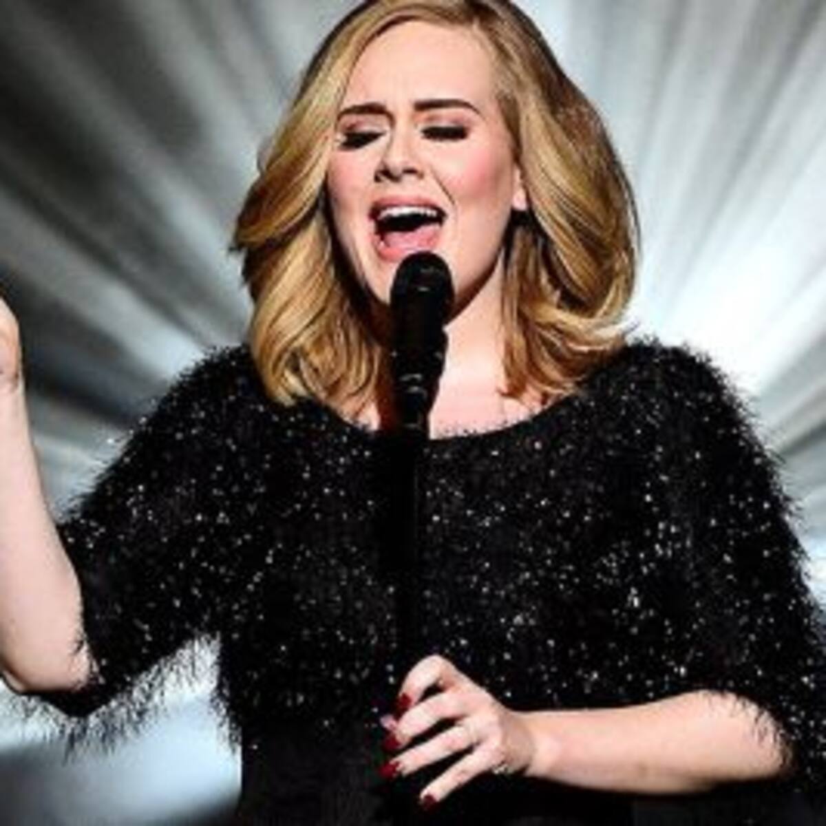 Adele dedicó su último show al fin de #Branjelina