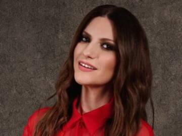 Laura Pausini salta y grita de alegría tras ganar su primer Globo de Oro