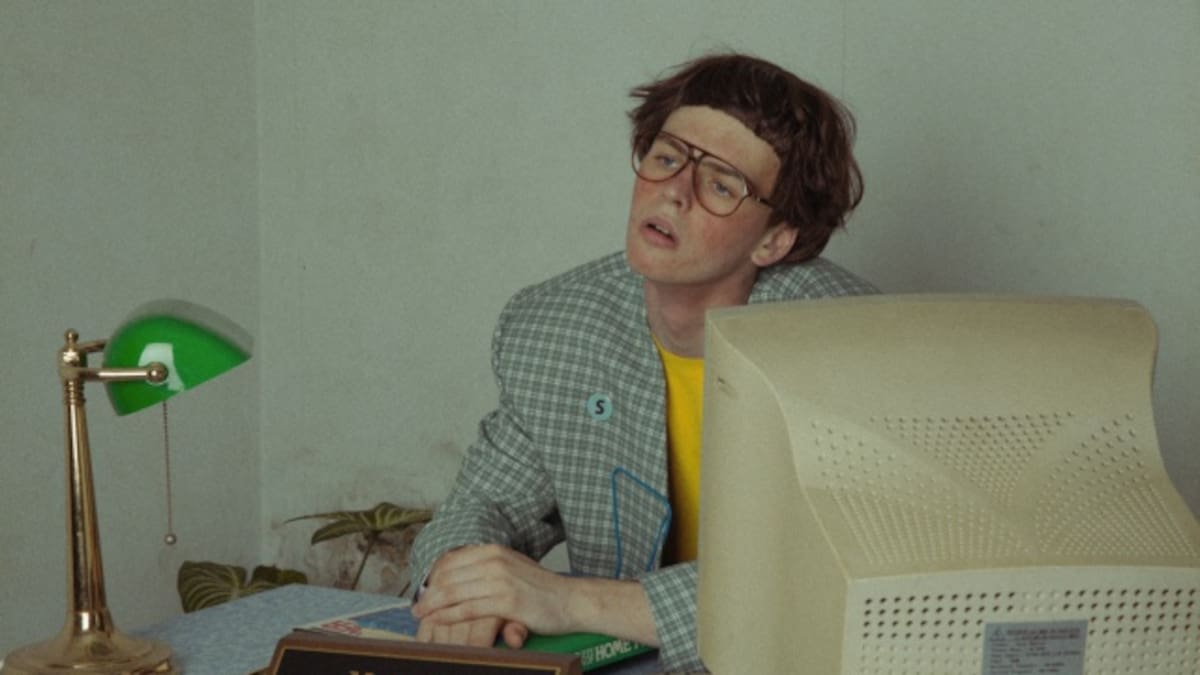 La pasarela defiende que salgas con granos a la calle