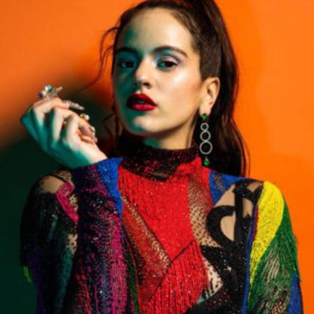 Rosalía le regaló un anillo a un fan que quiso robárselo