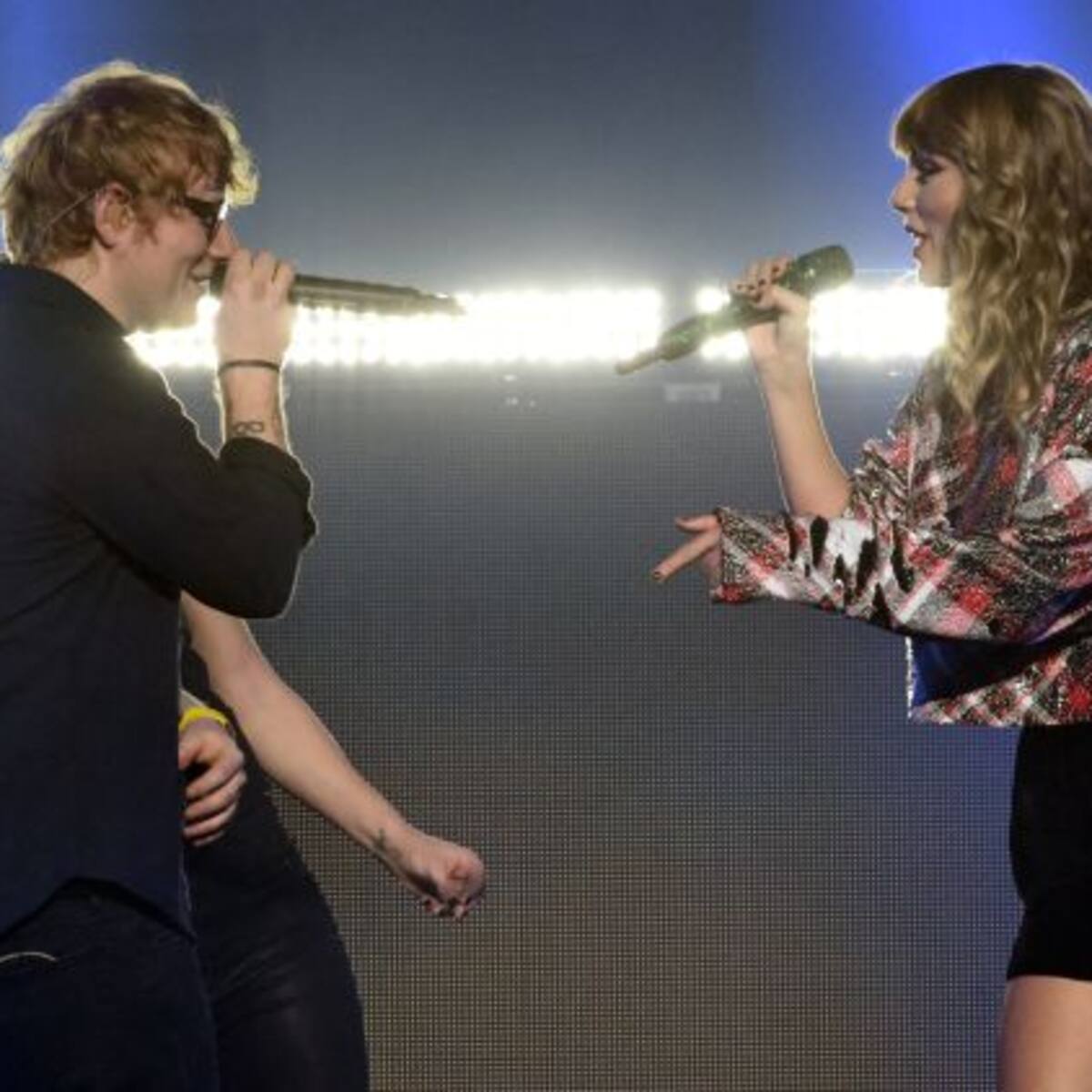 ¡Impresionante! Taylor Swift cantó junto a Ed Sheeran
