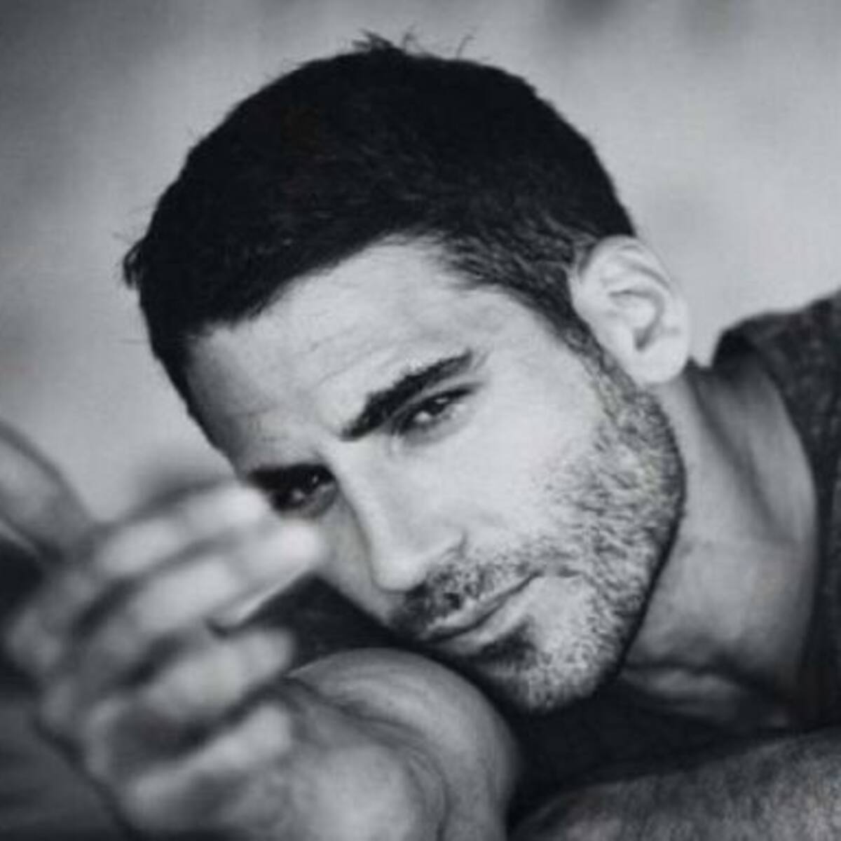 ¿Qué pasa entre Miguel Ángel Silvestre y Jon Kortajarena?