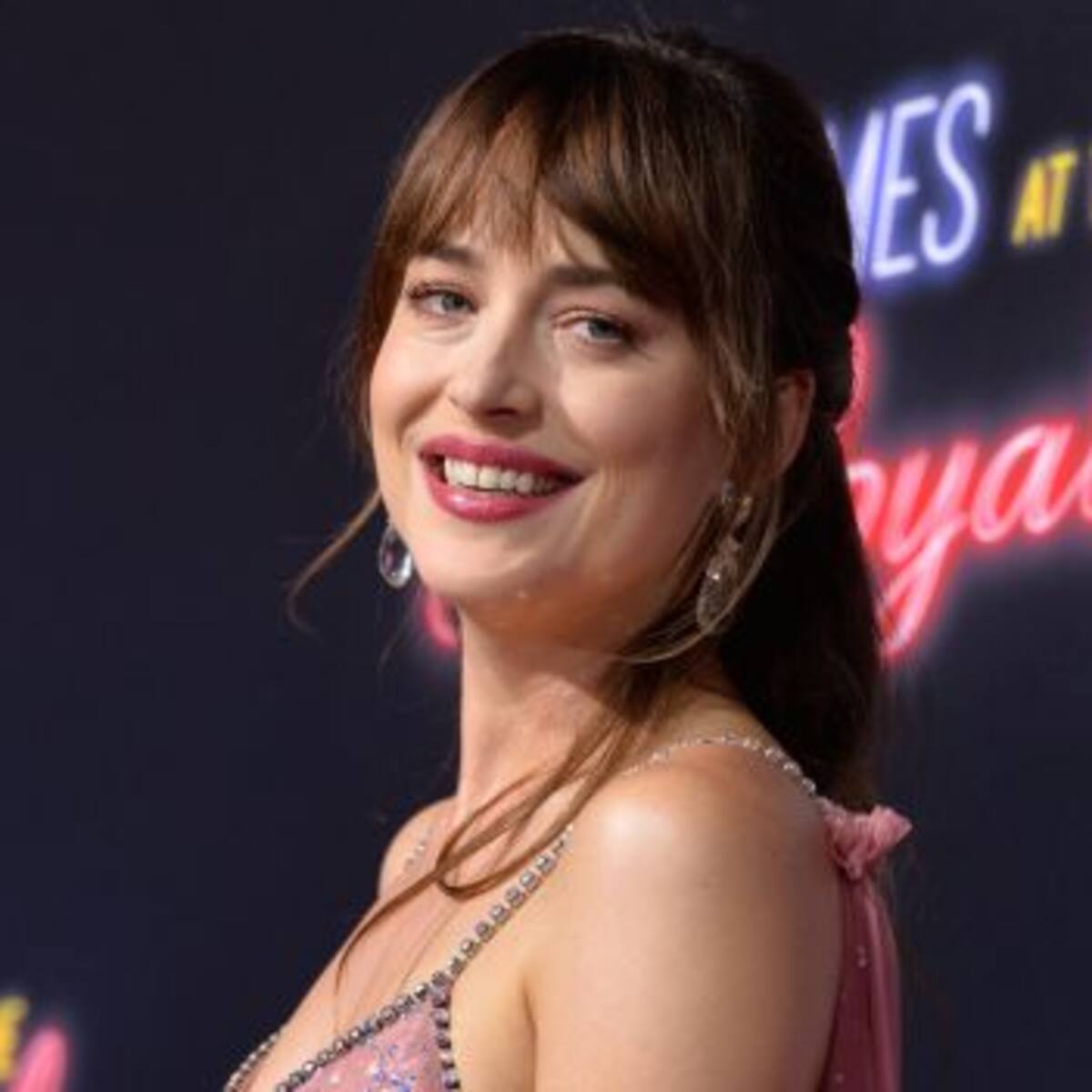 ¿Por qué Dakota Johnson publicó su número de teléfono?