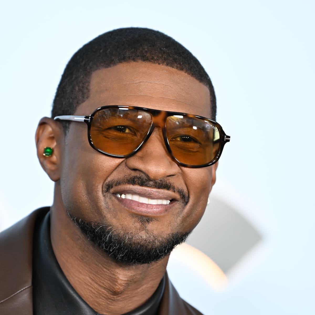 Usher detiene su intento de seducción a una fan de Nashville por su visible incomodidad sobre el escenario