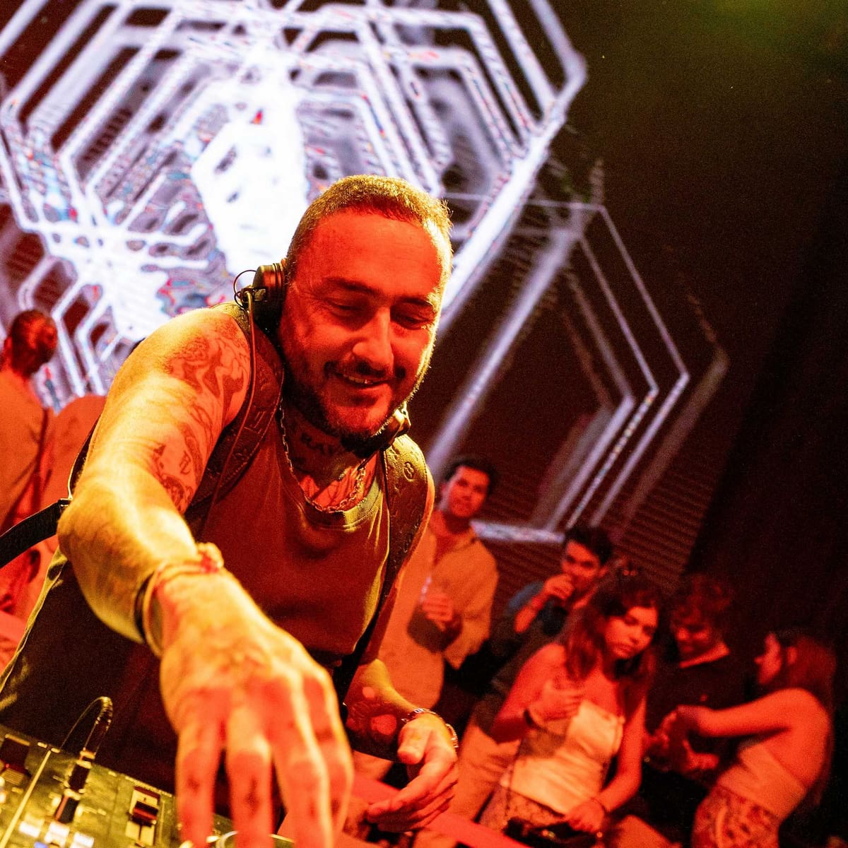 ¿Quieres ganar una invitación doble para la Pre-Party X Aniversario A Summer Story? ¡Participa!