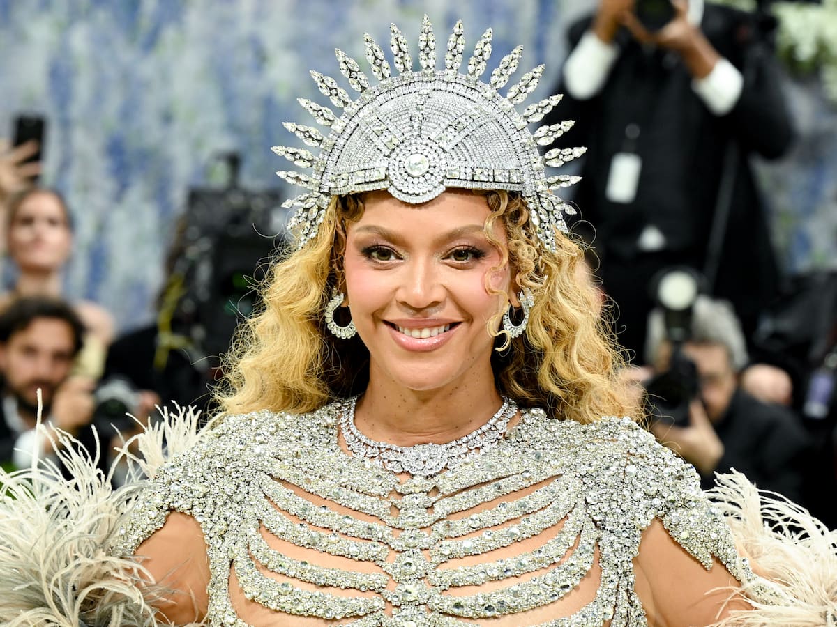 Alfombra roja de la MET Gala 2026: todos los looks escultóricos, mucha pedrería y rostros irreconocibles