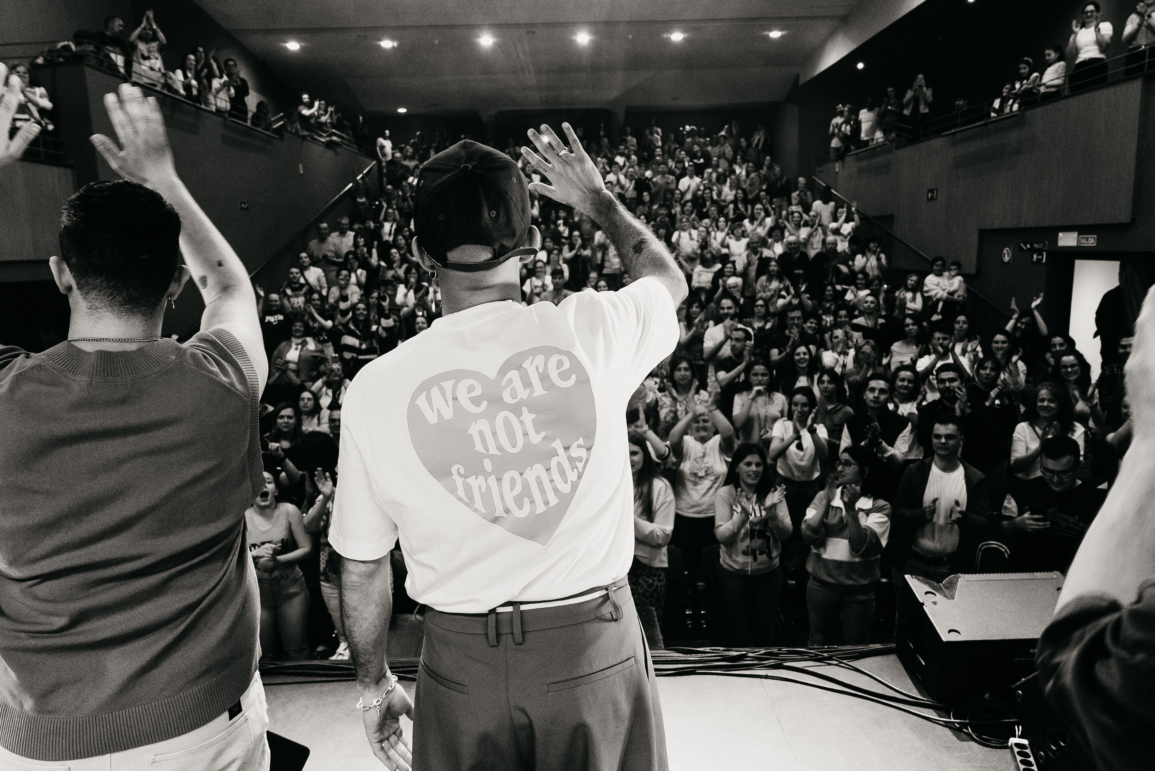 Nil Moliner y su equipo se despiden de un show inolvidable.