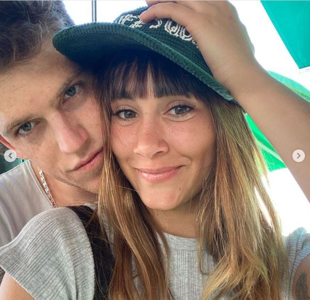 Aitana y Miguel en un selfie