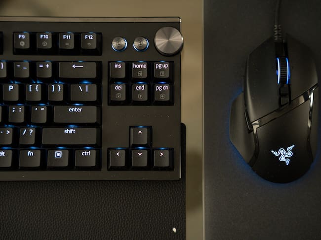 Huntsman V3 Pro Signature Edition